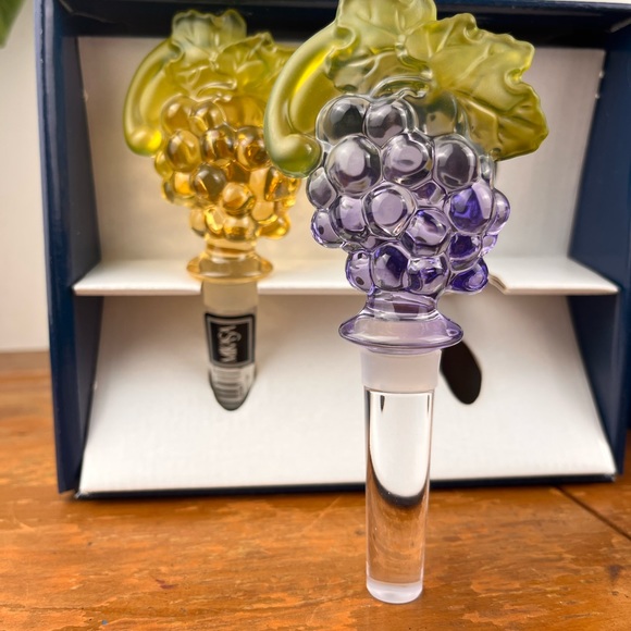 MIKASA Chablis Austrian Lead Crystal Grape Wine Stoppers Vineyard Set Of 2- M - Picture 8 of 12